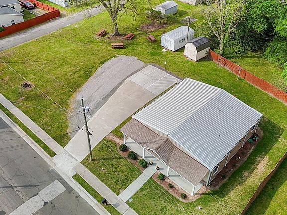 5th image of 216 A & B Orange St