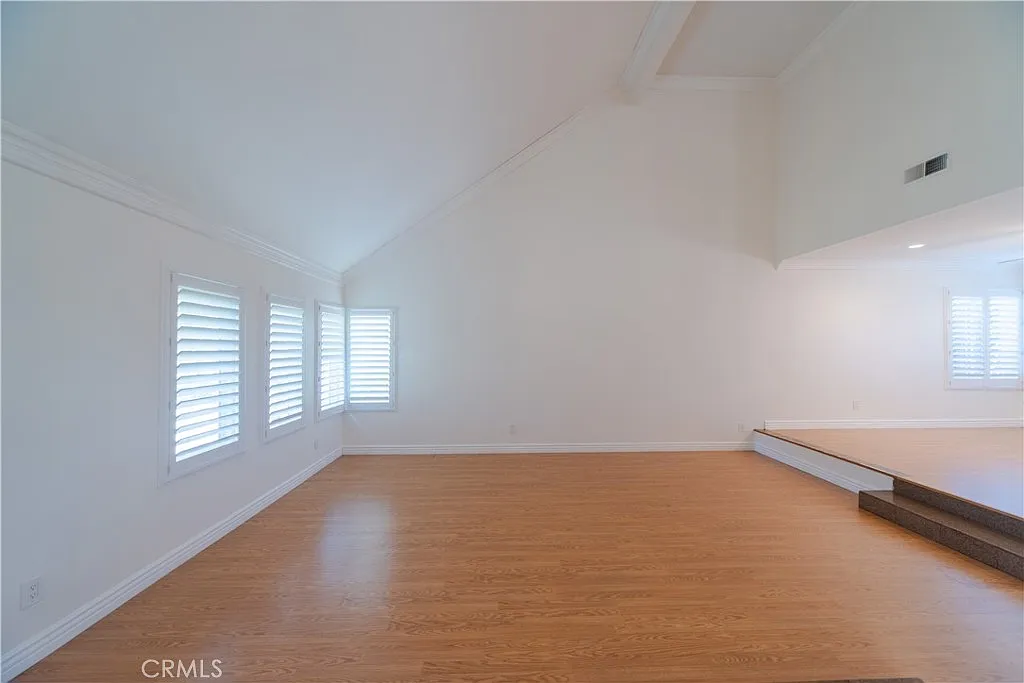 4 bed, 2697 sqft, $4,700 — Photo 4