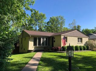 8801 Perry Rd, Lyndon, KY 40222