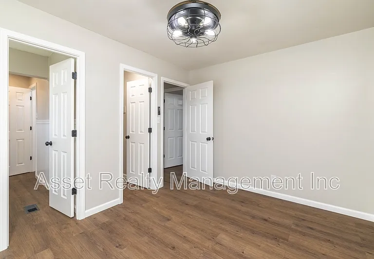 4821 Gettysburg Rd — Photo 17