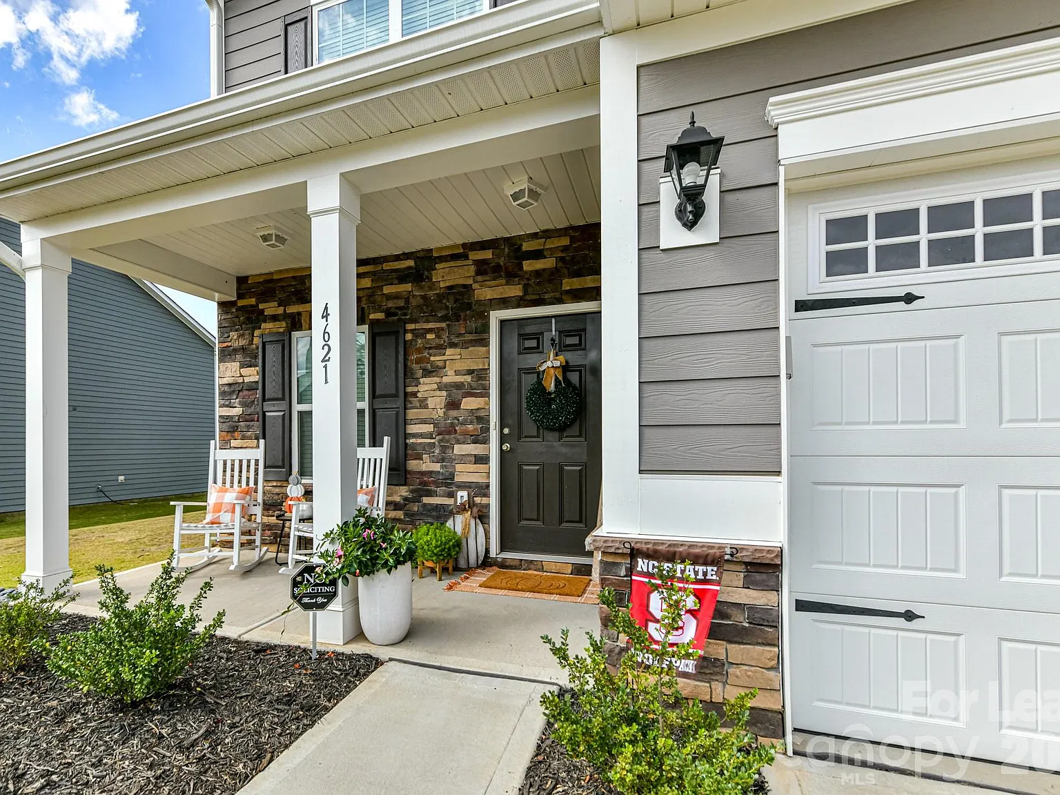 4 bed, 2.5 bath, 2548 sqft, $2,750 — Photo 2