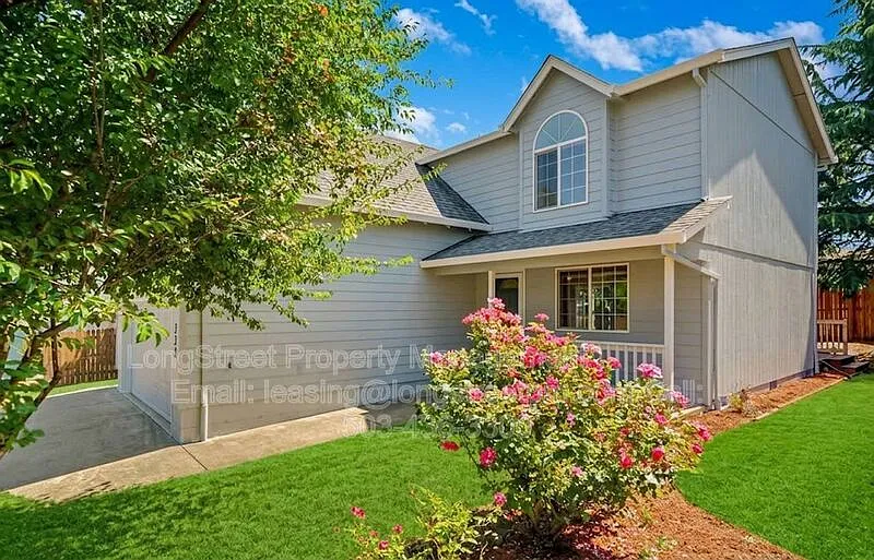 4 bed, 2.5 bath, 2100 sqft, $2,895 — Photo 3