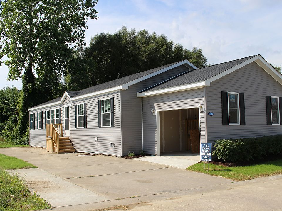 1st image of 2746 Pine Lakes Dr W