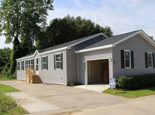 2746 Pine Lakes Dr W, Lapeer, MI 48446