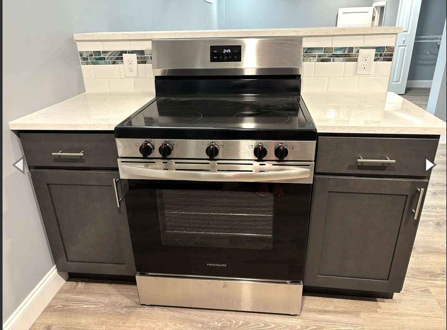 Studio, $900 — Photo 2