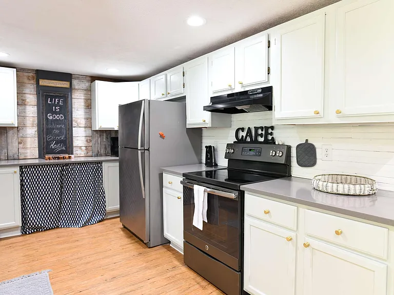 2143 Pisgah Hwy — Photo 10