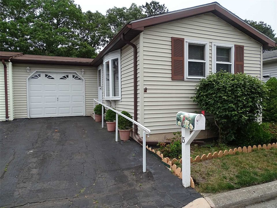 1st image of 15 Village Cir E