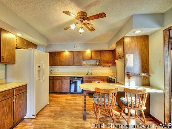 3rd image of 633 W Bristow St