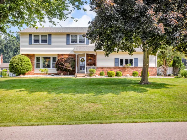 1204 Winston Dr, Jackson, MI 49203