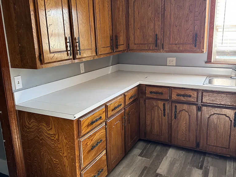 406 W Hornaday — Photo 8