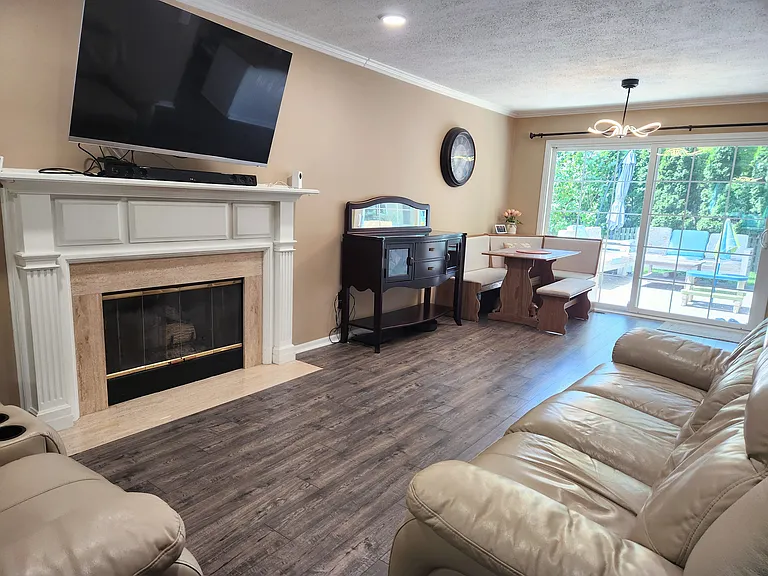 882 Randall Dr — Photo 15