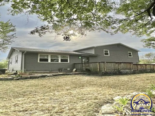 5300 NE Indian Creek Rd, Topeka, KS 66617