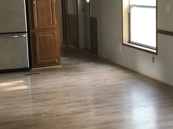 5th image of 1400 8th St NE Trailer 12