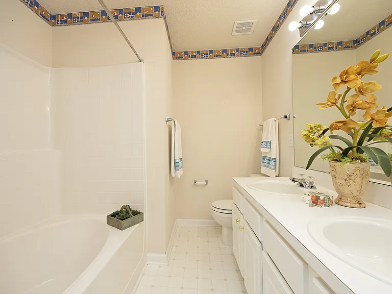 327 Orchard Park Dr — Photo 27