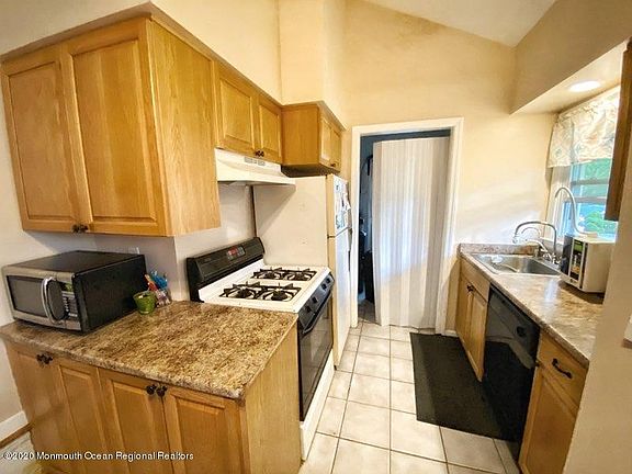 3rd image of 885 Egret Dr