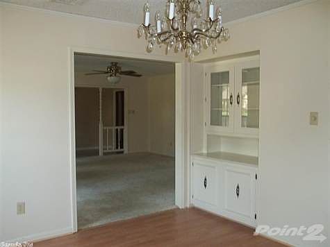 5th image of 2211 Richmond St