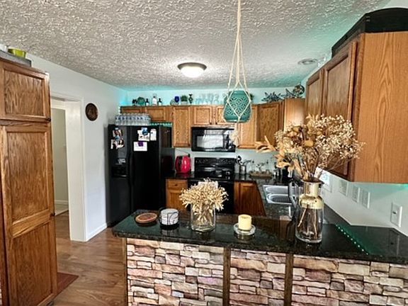 5th image of 526 Leawood Cir