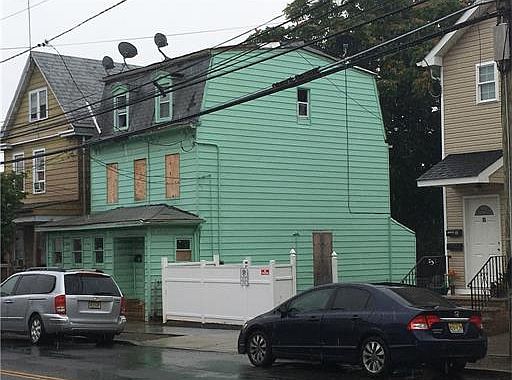 2nd image of 14 Louis St