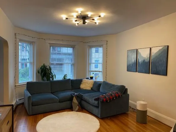 84 Browne St #1, Brookline, MA 02446
