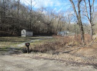 69 Raymond St, Marietta, OH 45750