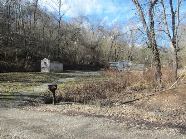 69 Raymond St, Marietta, OH 45750