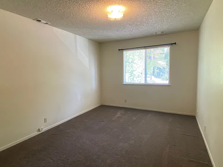 354 Pleasant St — Photo 10