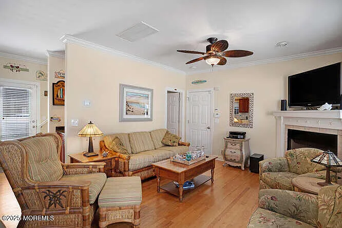3 bed, 2.5 bath, 1178 sqft, $4,750 — Photo 3
