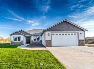517 S Astor Loop, Moses Lake, WA 98837