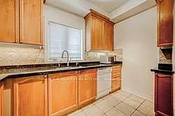 166 Bur Oak Ave — Photo 5