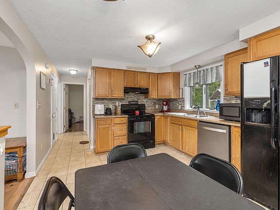 4th image of 24 Ashmont Street