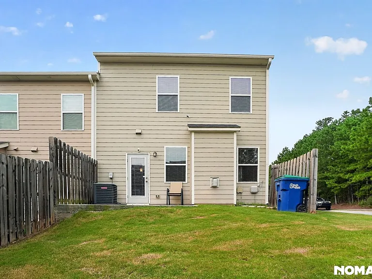 2560 Centennial Cv — Photo 4