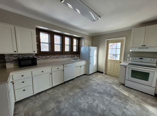 1220 6th St S, Fargo, ND 58103
