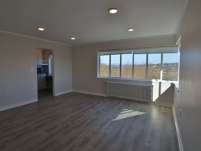 1800 Taylor Ave N #110 — Photo 4