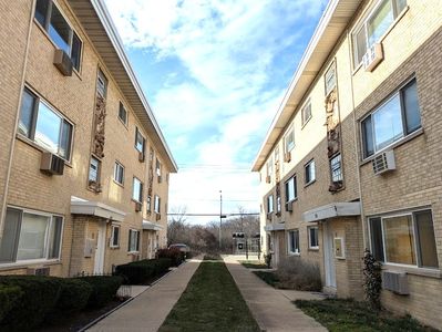 5241 N East River Rd UNIT 3C, Chicago, IL, 60656