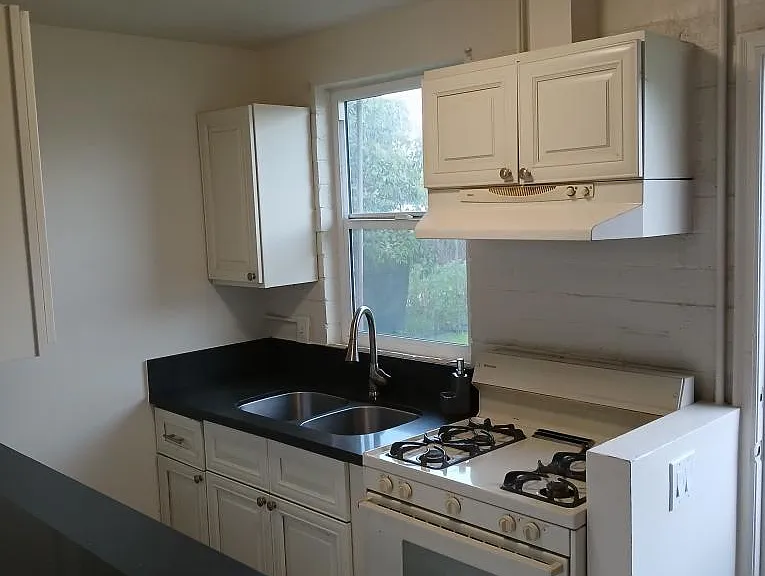 415 Crawford St #A — Photo 2
