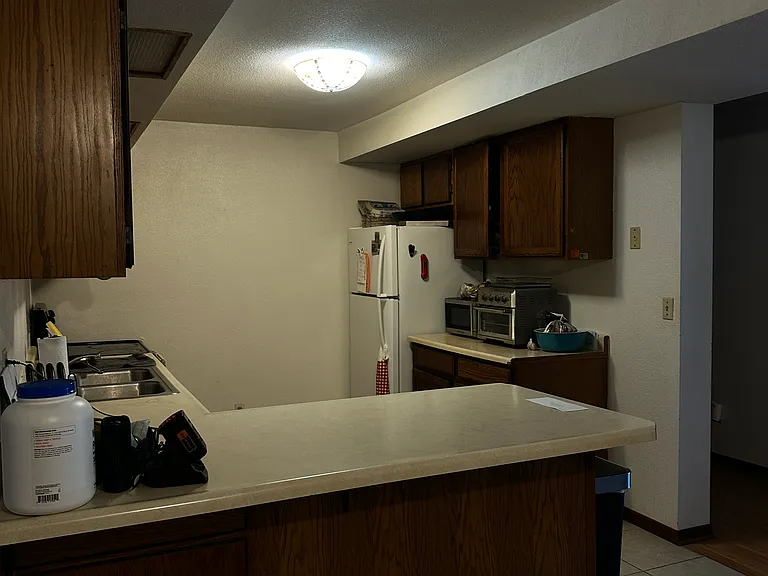 431 N 6th St #1/2 — Photo 2