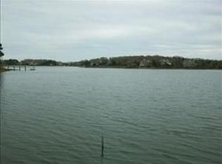 15 Ockway Bay Rd, Mashpee, MA 02649