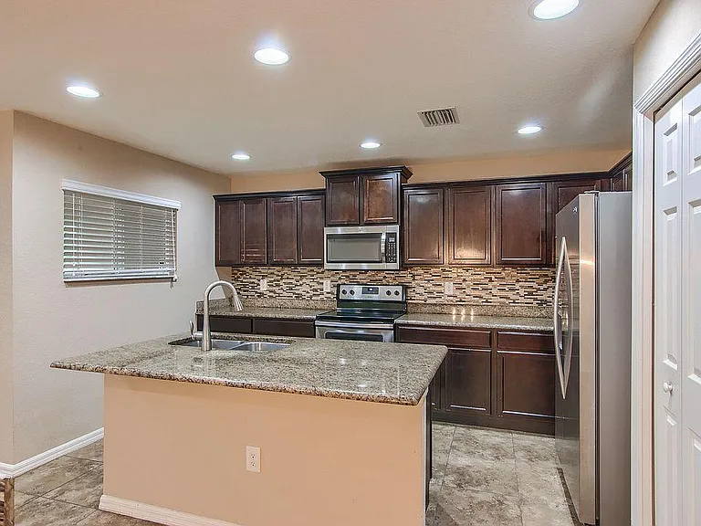 27549 Desert Willow Way — Photo 4