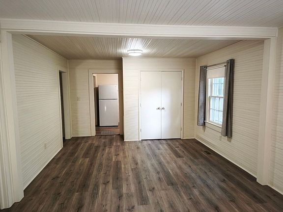 2nd image of 420 Manning Ave
