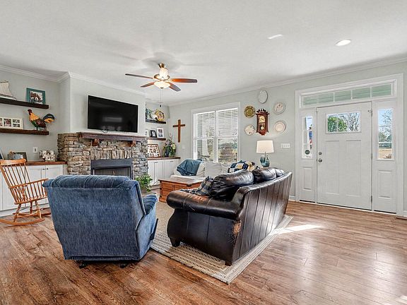 5th image of 4722 W Caroline Ave #210