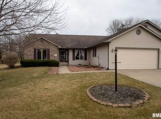 1008 Highland Ct, Germantown Hills, IL 61548