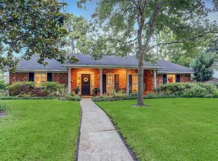12215 Old Oaks Dr, Houston, TX 77024