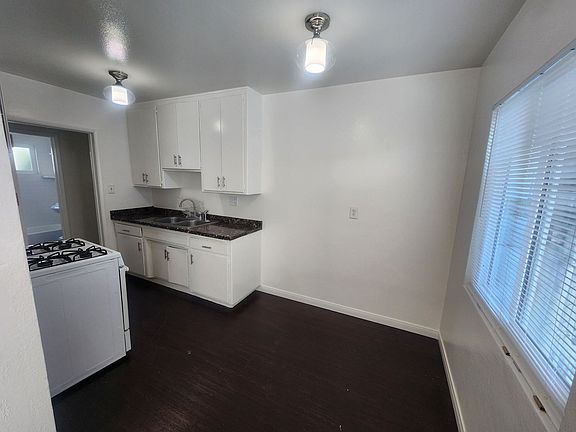 4th image of 1144-1146 W 166th St #B