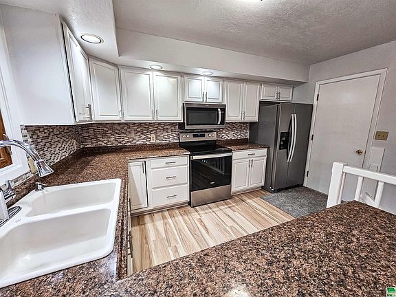 5th image of 4507 Lincoln Way