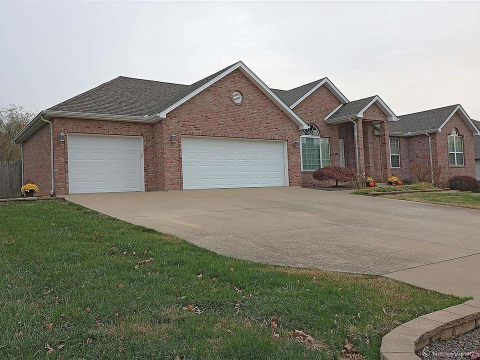 1st image of 2140 Derbyshire Ln