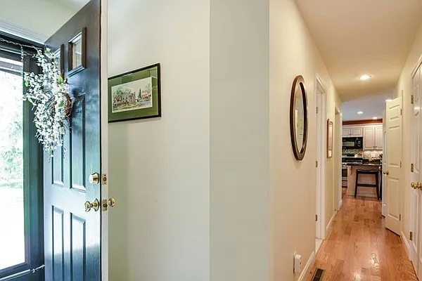 Building Photo - 33A Oak St #33A
