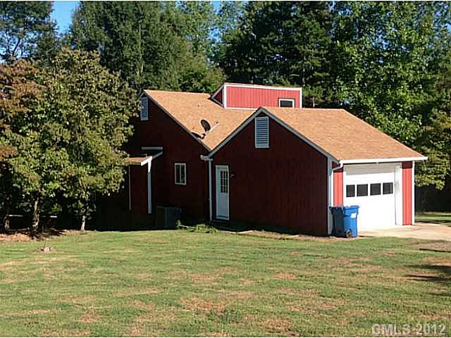 2nd image of 4265 Damascus Rd