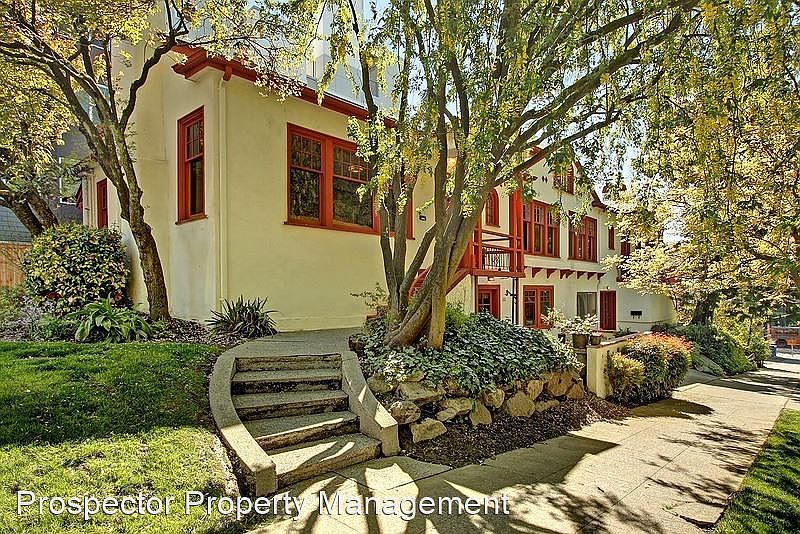 1st image of 219 E Louisa St #5838769