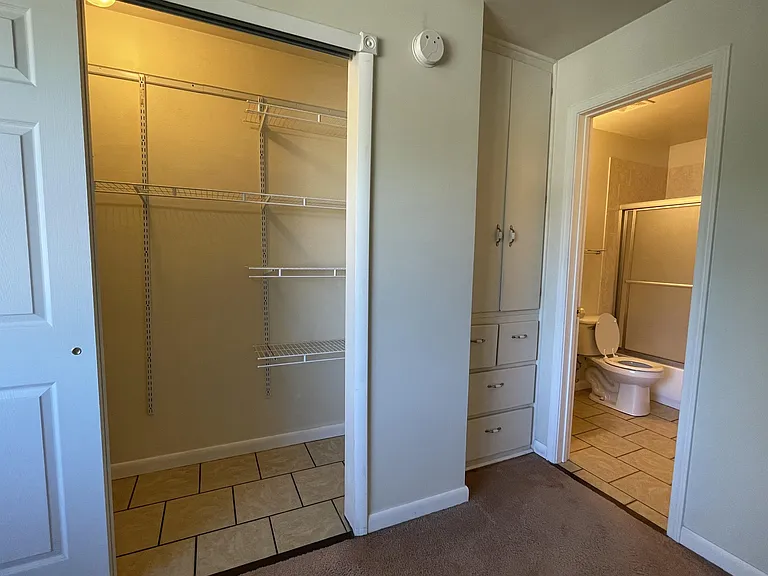 316 E College St #14 — Photo 4