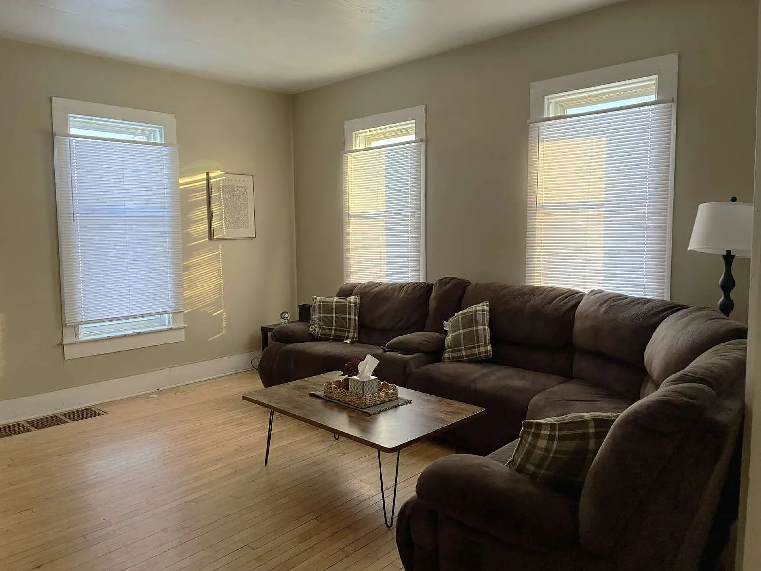 4 bed, 2.0 bath, 1416 sqft, $475 — Photo 3